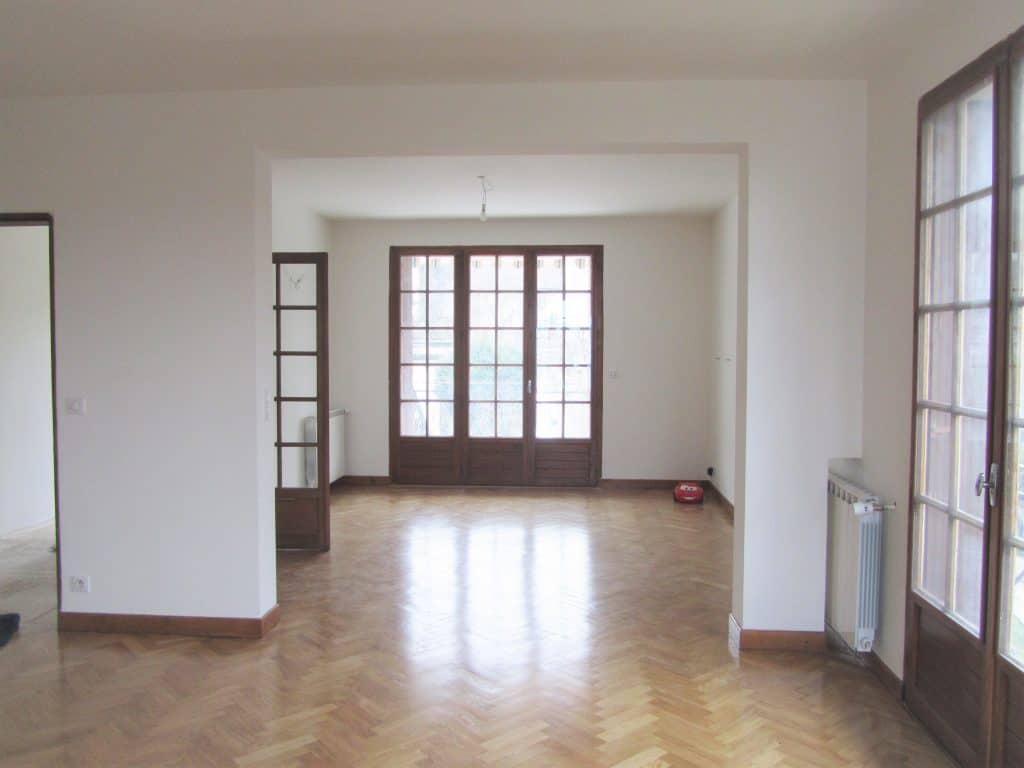 Devis rénovation peinture plafond murs rafraichis au pistolet en blanc dès 8€