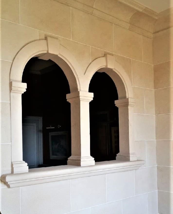 prix m² Peinture décoration entrée escalier en fausses pierres intérieur décor en trompe l'œil