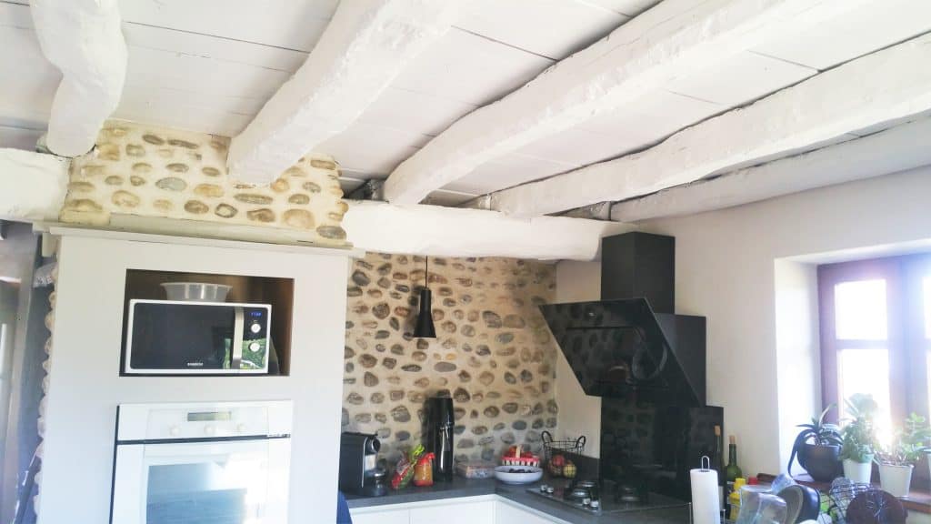 Rénovation enduit peinture au pistolet vieille maison moins cher