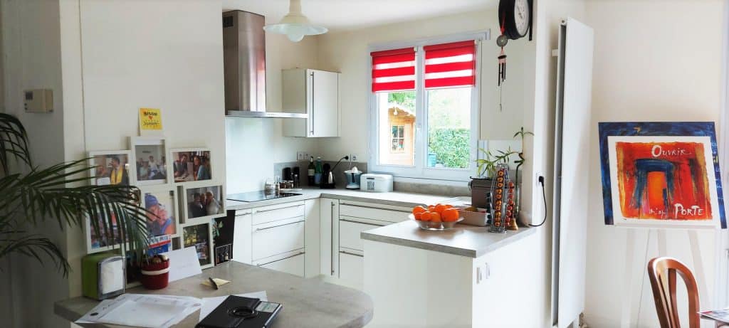 Plafond murs blanc peint au pistolet Airless